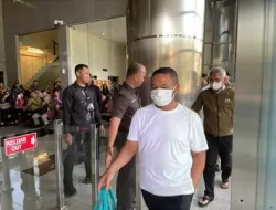 Terjaring OTT, Gubernur Riau Abdul Wahid Tiba di Gedung Merah Putih Komisi Pemberantasan Korupsi