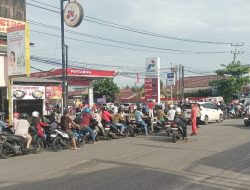 Antrian Mengular Di Beberapa Titik SPBU, Pertamina Pastikan Senin Normal Namun Masih Sulit Didapatkan