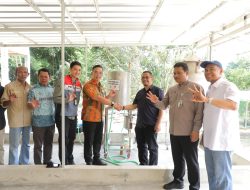 Keluarga Alumni Gadjah Mada Serahkan Alat Pengolah Sampah Plastik