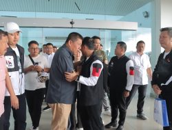 Tuntaskan Kunjungan Kerja, Gubernur Hidayat Arsani Antar Kepulangan Menhut RI Raja Juli Antoni