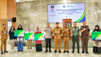 Serahkan Kartu BPJS Ketenagakerjaan bagi UMKM di Belitung Gubernur Hidayat Pastikan Perlindungan Jaminan Sosial 
